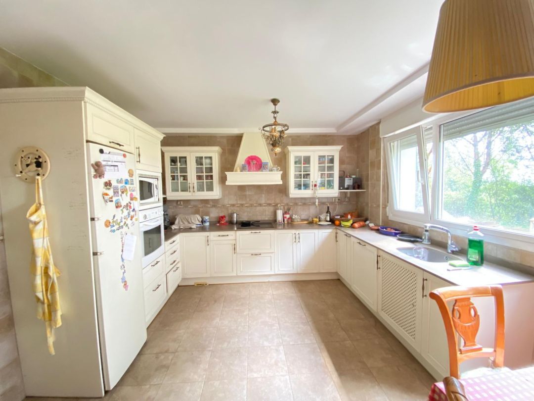 Cuina de Casa o xalet en venda en Loiu amb Calefacció, Jardí privat i Traster