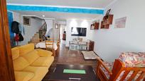 Sala d'estar de Casa adosada en venda en Alzira amb Aire condicionat i Terrassa