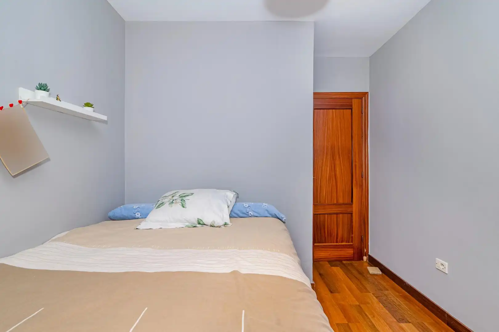 Habitación de Piso en venta en La Zubia con Aire acondicionado y Amueblado