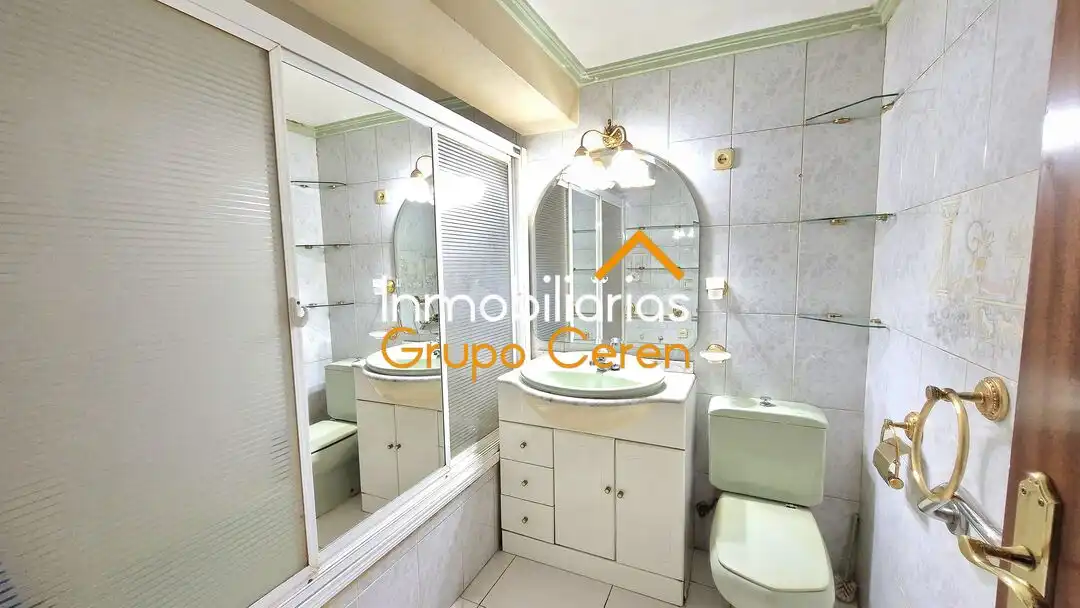 Baño de Casa o chalet en venta en Santo Domingo de la Calzada con Calefacción, Jardín privado y Trastero
