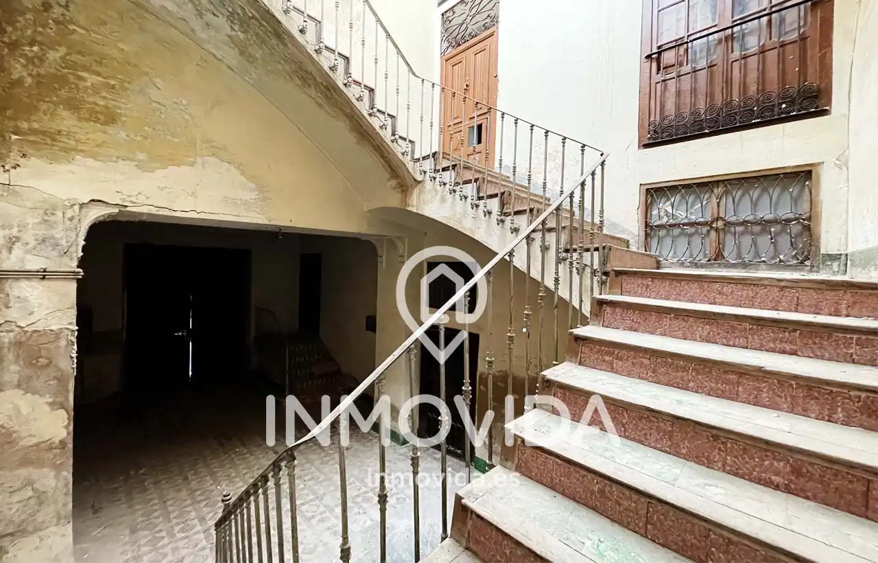 Haus zum Verkauf in Carrer Canonge Cebrià 13, imagen 3