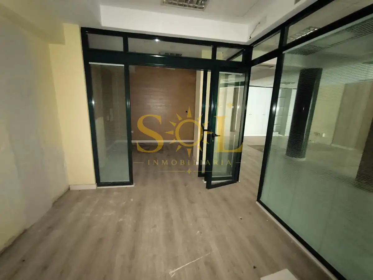 Business premises to rent in Plaza Cortes Leonesas, imagen 5