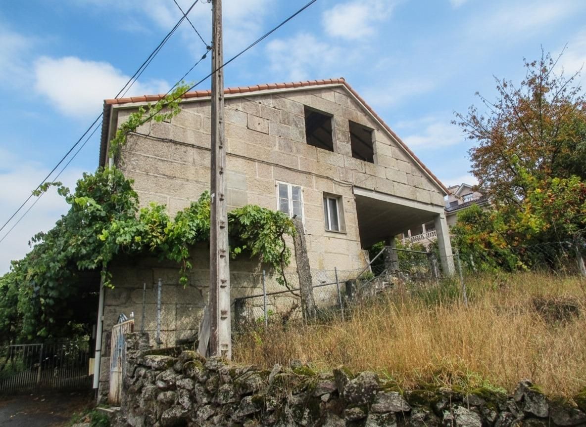 Exterior view of Country house for sale in Pontevedra Capital   with Balcony