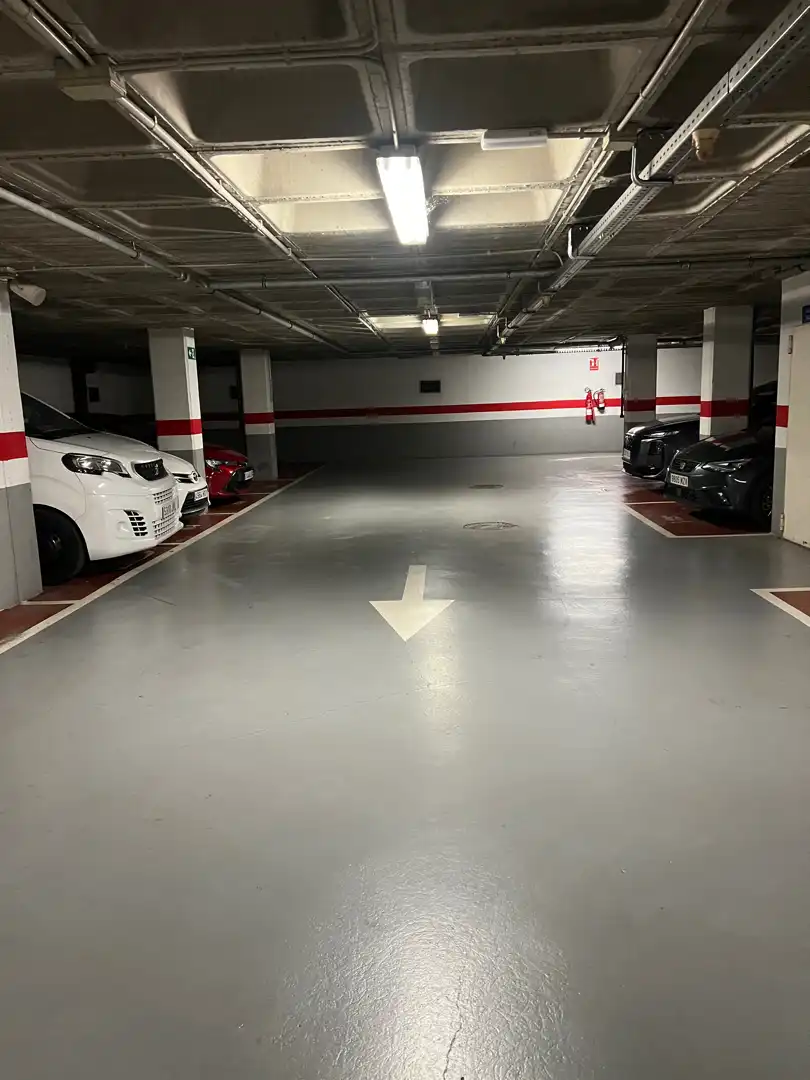 Einzelparkplatz mit Aufzug zum Verkauf in Plaza Cataluña, imagen 3