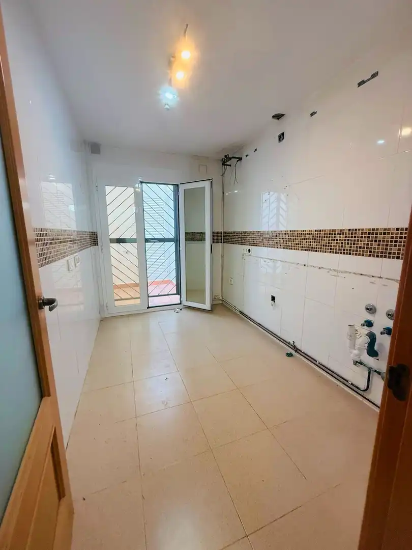 Kitchen of Flat for sale in Vélez-Málaga  with Air Conditioner, Heating and Storage room