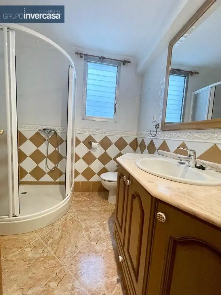 Baño de Piso en venta en Quart de Poblet con Aire acondicionado, Calefacción y Balcón
