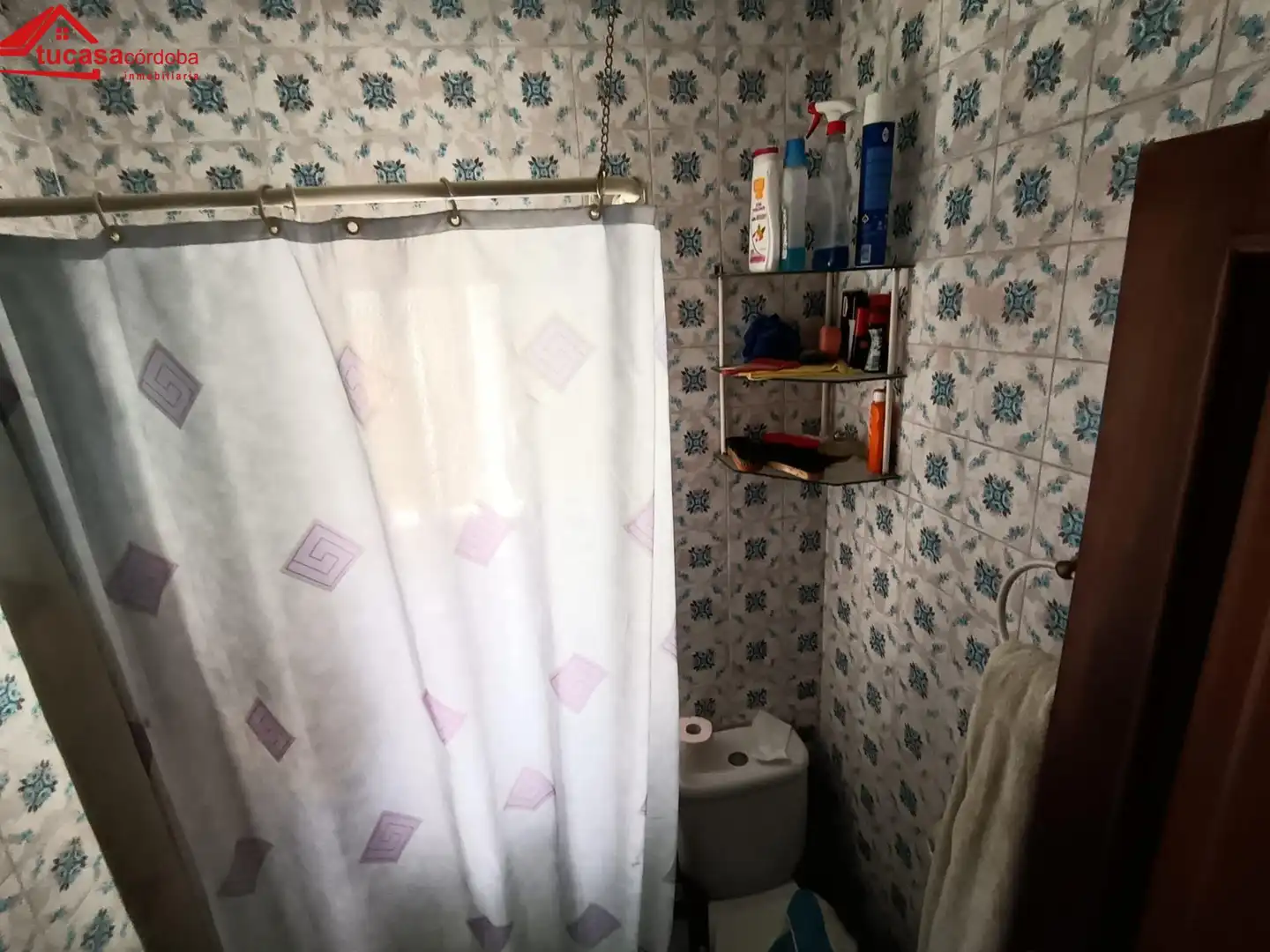 Baño de Piso en venta en Fernán-Núñez con Aire acondicionado, Terraza y Amueblado