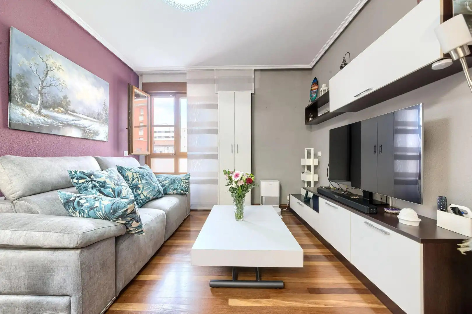 Sala de estar de Apartamento en venta en Barakaldo  con Calefacción, Trastero y Amueblado