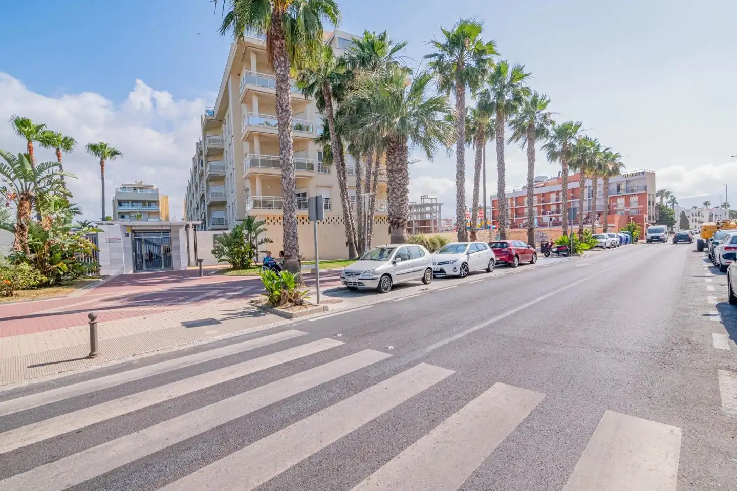 Vista exterior de Piso en venta en Motril con Terraza y Piscina comunitaria