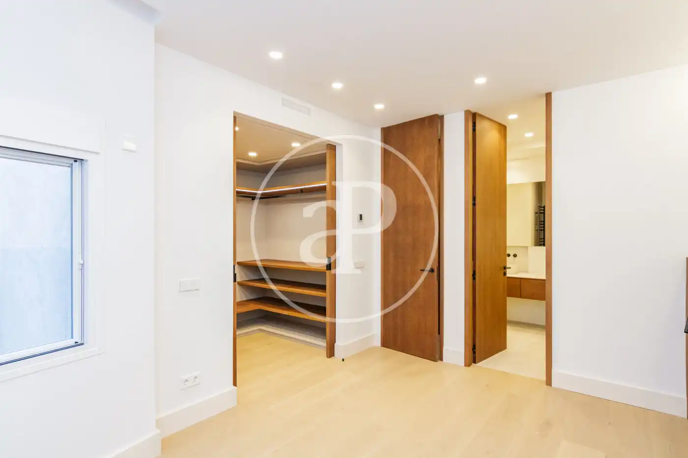 Habitación de Piso en venta en Madrid con Aire acondicionado, Calefacción y Balcón