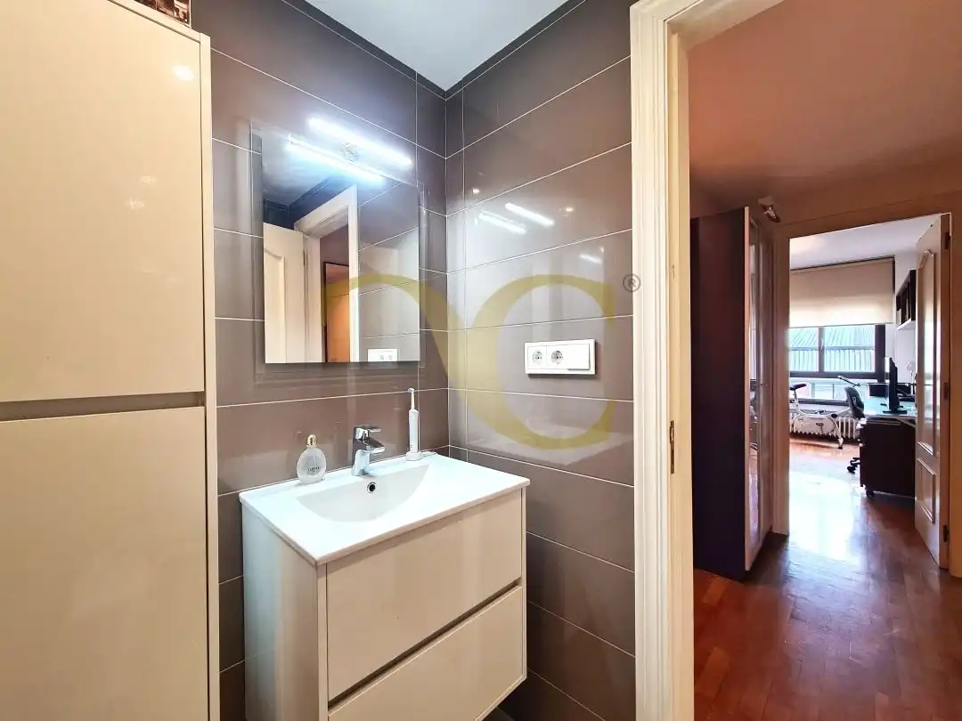 Badezimmer von Wohnung zum Verkauf in Gijón  mit Heizung, Terrasse und Abstellraum