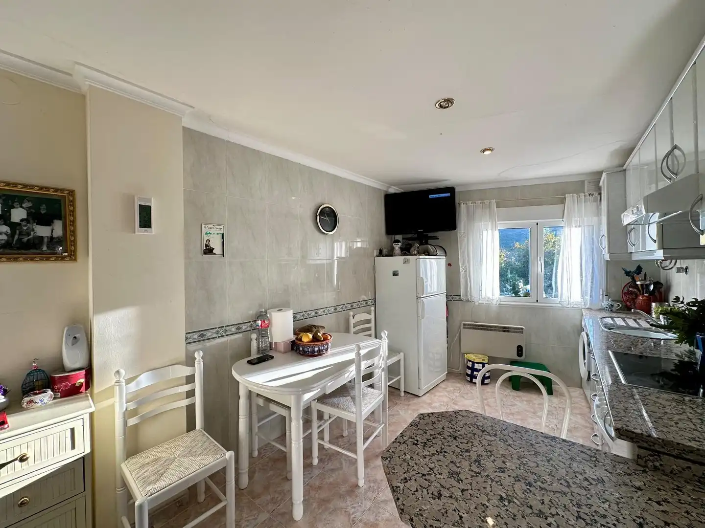 Küche von Country house zum Verkauf in Carucedo mit Heizung, Privatgarten und Abstellraum