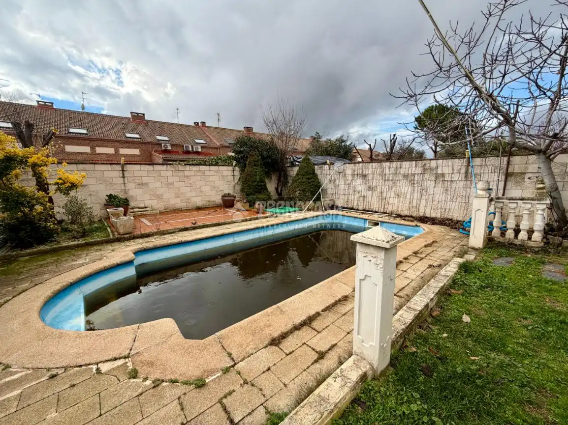 Casa adosada en venta en Villanueva de la Torre