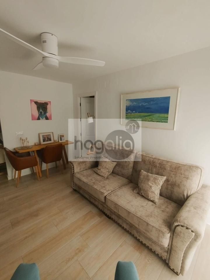 Sala d'estar de Pis de lloguer en  Sevilla Capital amb Aire condicionat