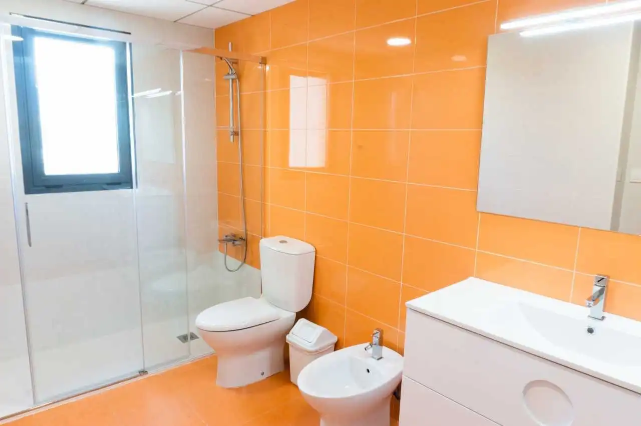 Bathroom of Apartments for rent in Benidorm  with Air Conditioner, Private garden and Terrace