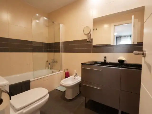 Baño de Piso en venta en Paterna con Aire acondicionado, Calefacción y Terraza
