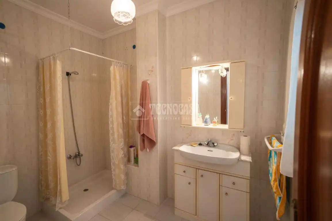 Baño de Casa adosada en venta en Villanueva del Trabuco