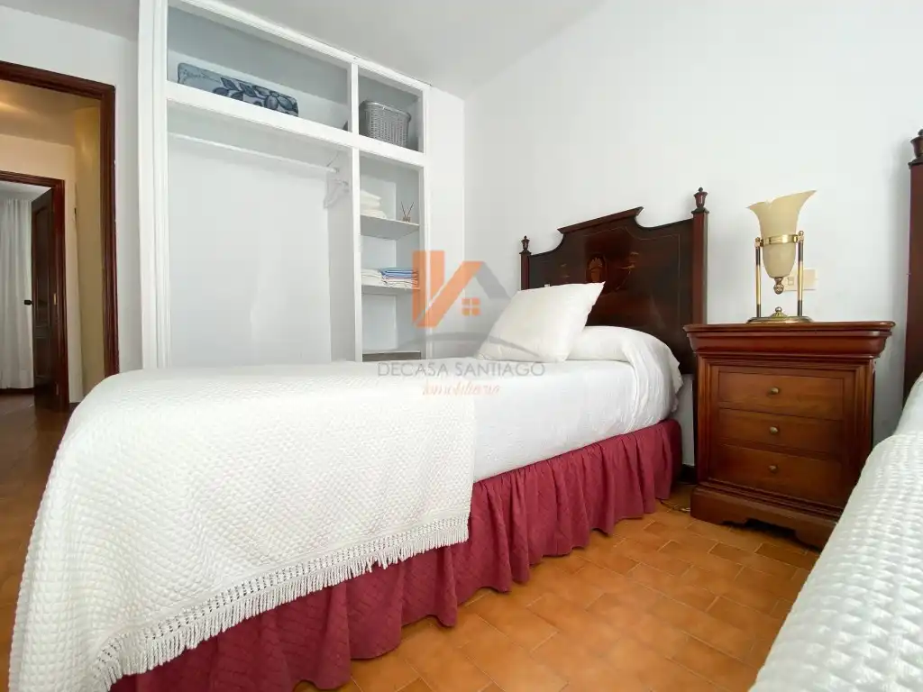 Dormitori de Casa o xalet en venda en Ribeira amb Jardí privat i Forn