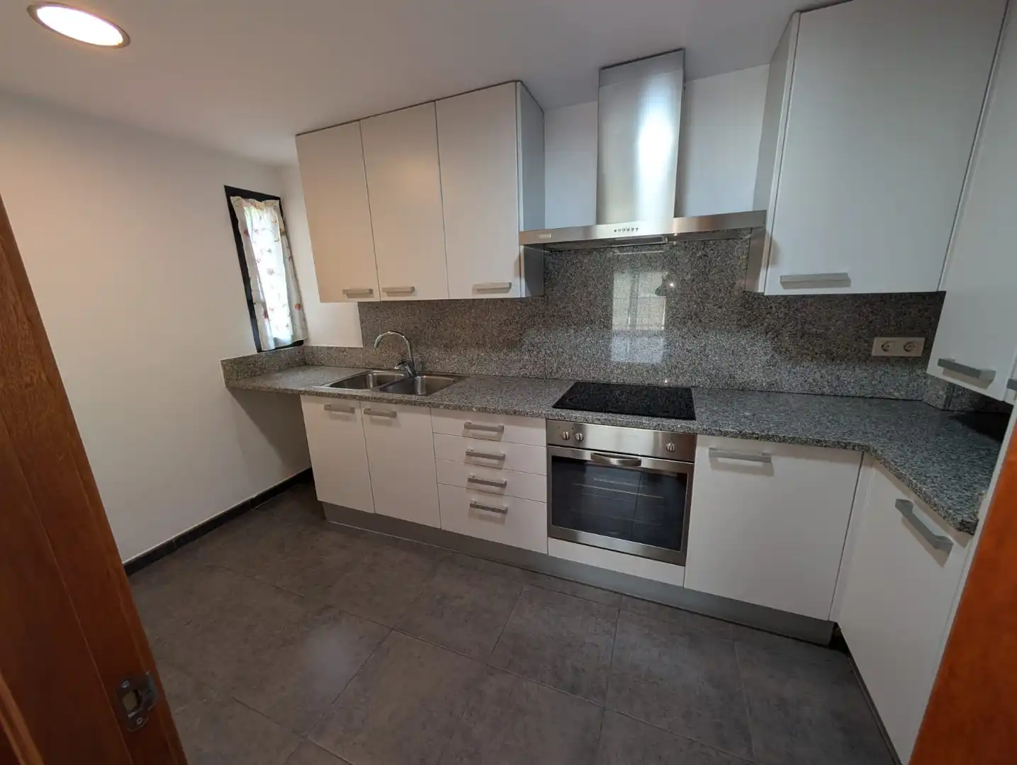Cocina de Piso en venta en Vic con Calefacción, Parquet y Terraza