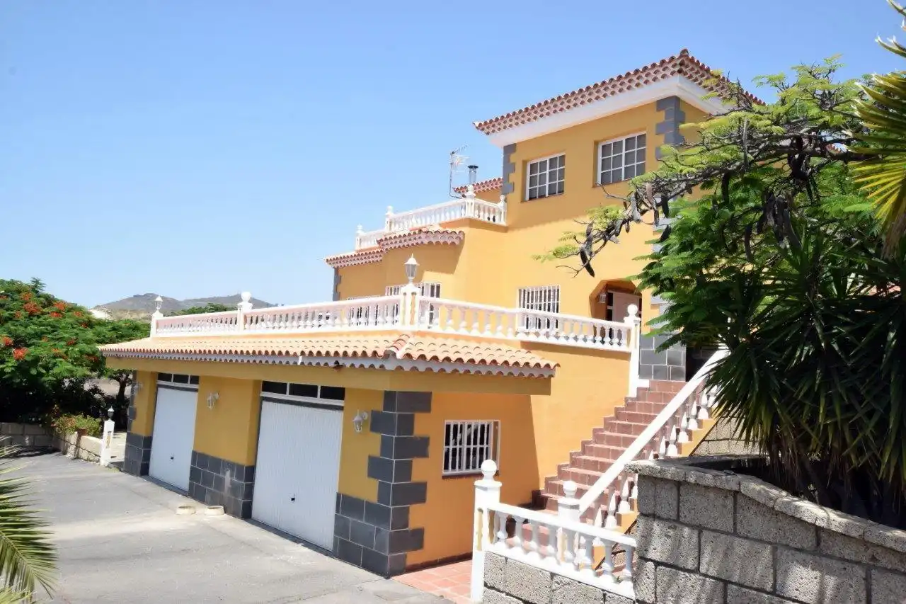 Vista exterior de Casa o chalet en venta en San Miguel de Abona con Aire acondicionado, Jardín privado y Terraza