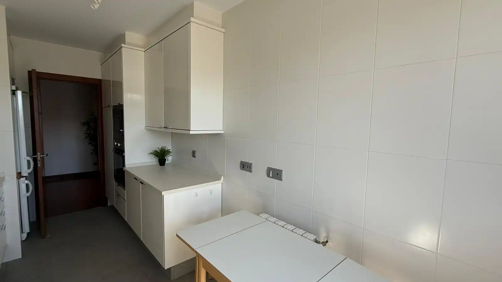 Küche von Wohnung zur Miete in Santander mit Heizung, Privatgarten und Abstellraum