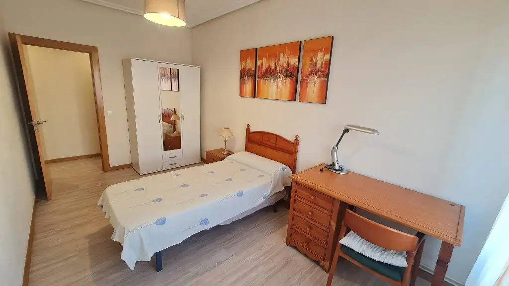 Bedroom of Flat for rent in  Logroño  with Heating, Parquet flooring and Terrace