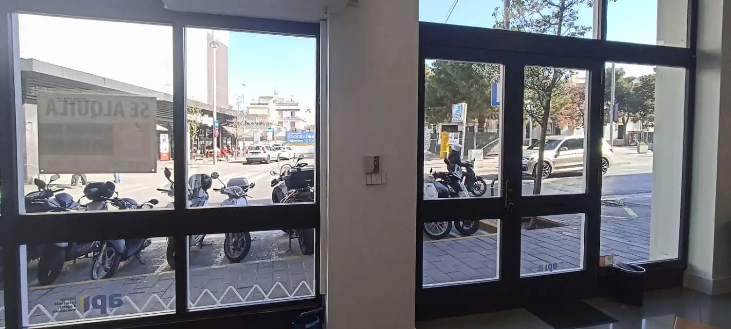 Local comercial de lloguer a Centre