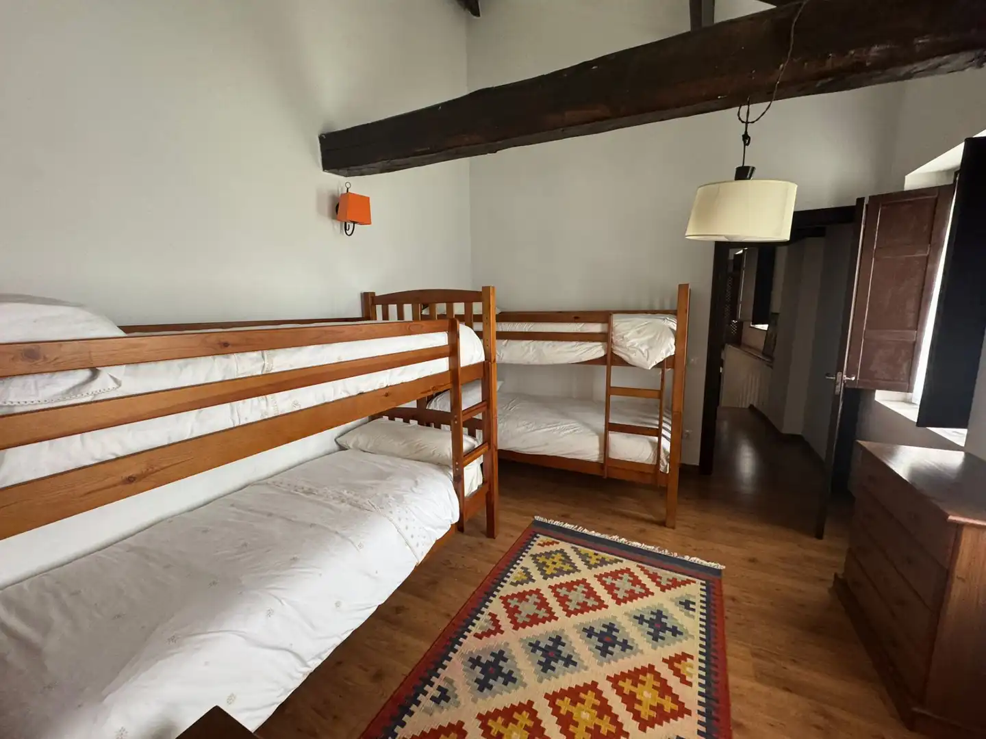 Dormitori de Casa adosada en venda en Llanes amb Calefacció, Jardí privat i Parquet