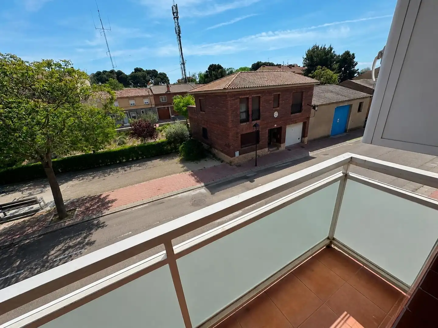 Vista exterior de Piso en venta en La Puebla de Alfindén con Calefacción, Terraza y Trastero