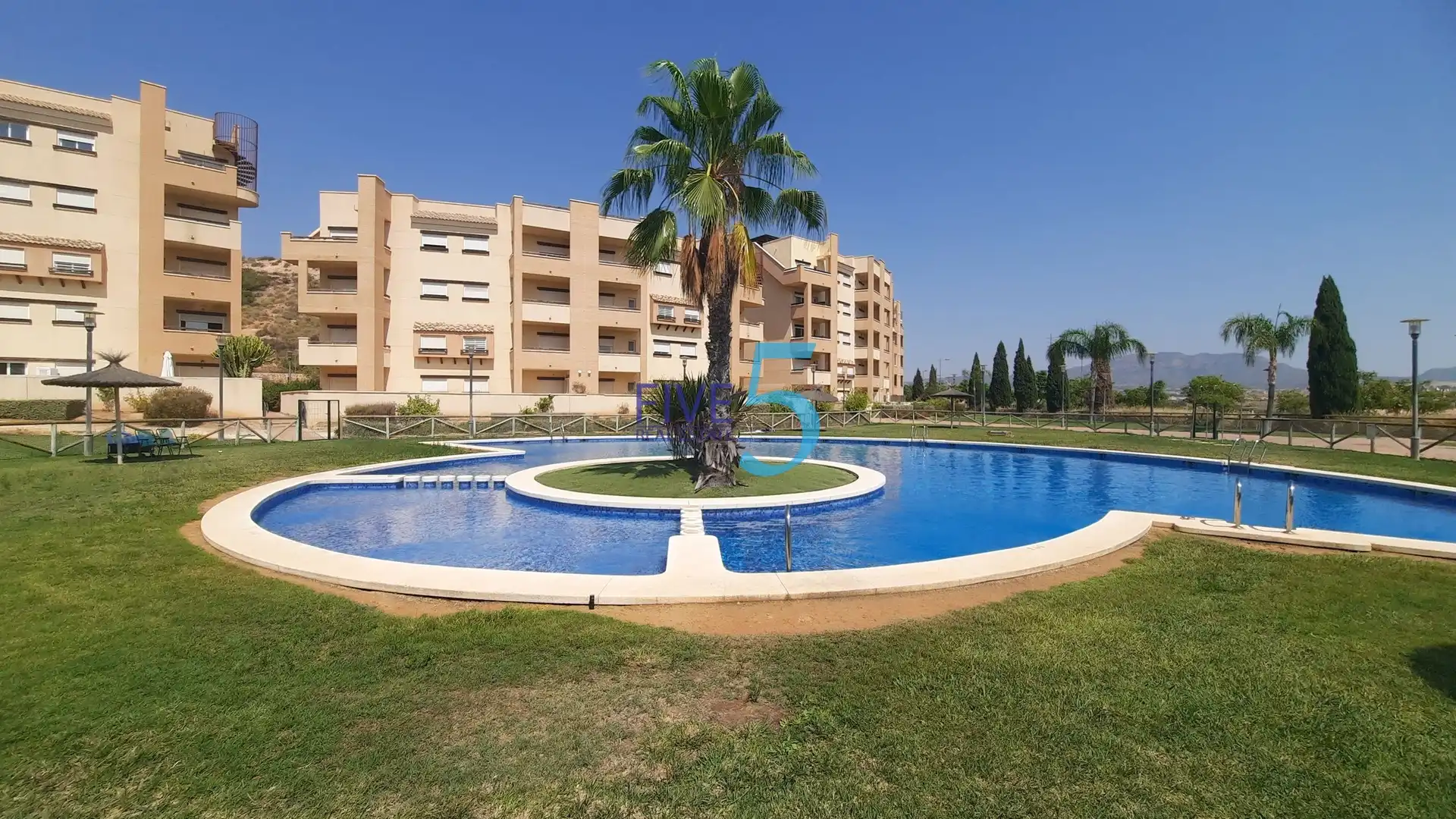 Piscina de Pis en venda en Murcia amb Aire condicionat, Calefacció i Terrassa