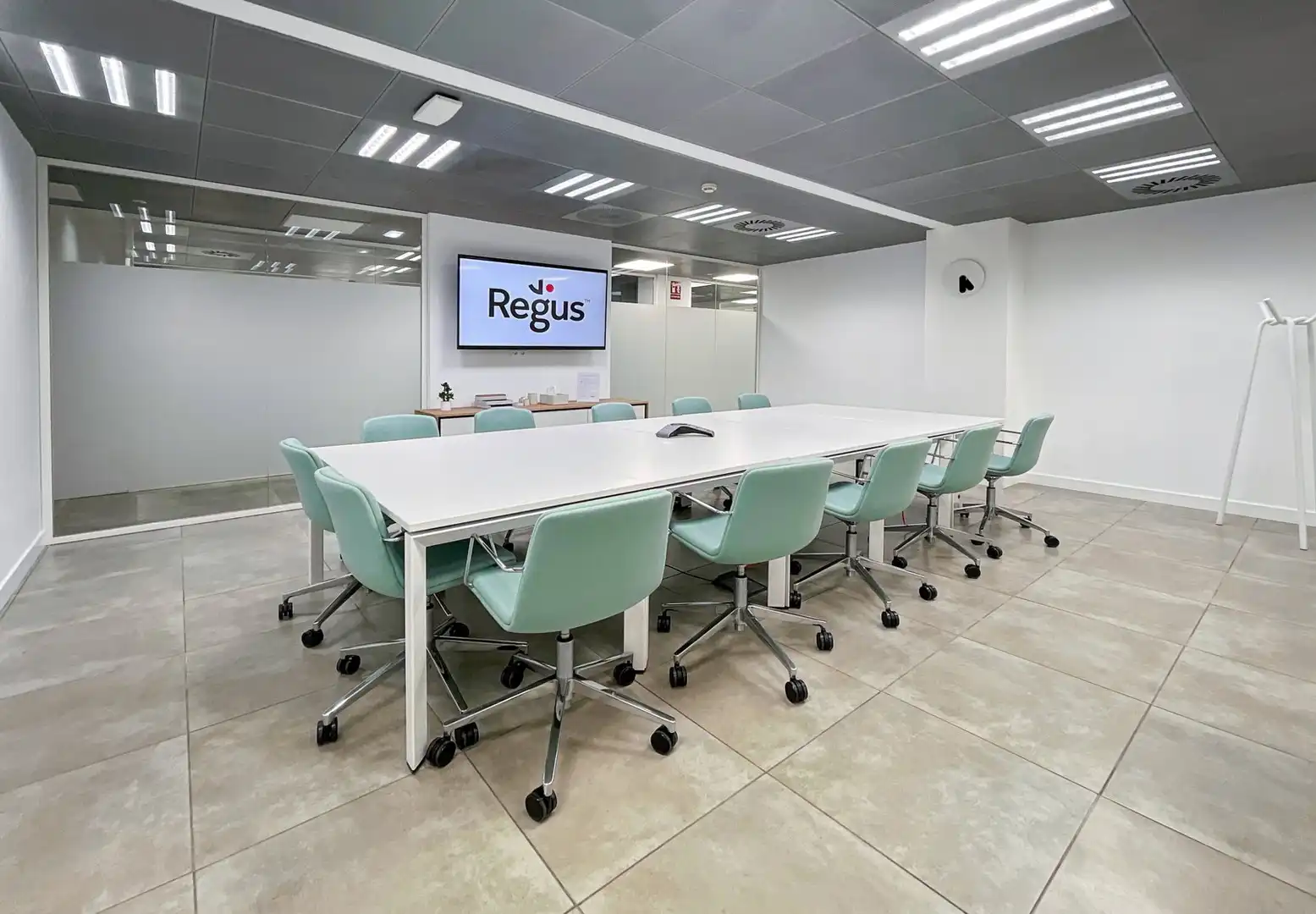Büro zur Miete in Zaragoza mit Klimaanlage, Heizung und Möbliert