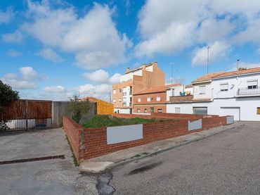 Residential land for sale in Calle Arroyo