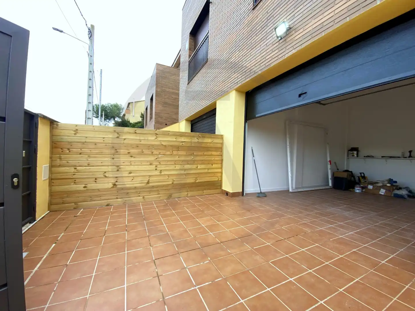 Vista exterior de Casa o chalet en venta en Terrassa con Aire acondicionado, Calefacción y Terraza