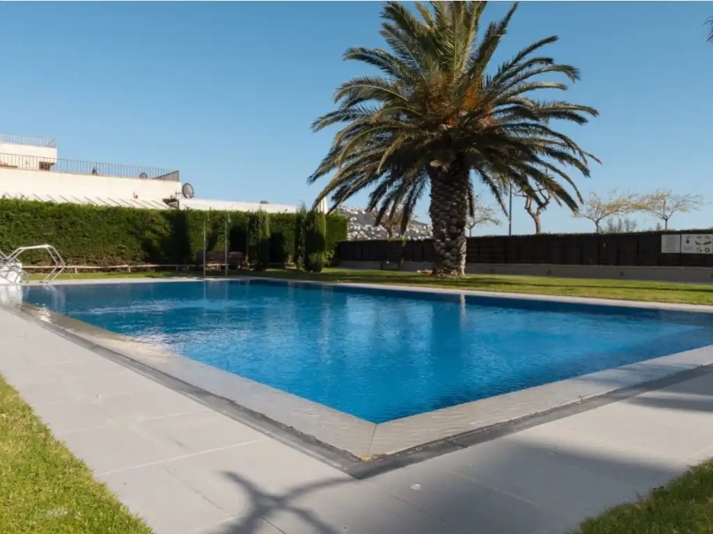 Swimming pool of Attic for sale in Roses  with Air Conditioner, Heating and Furnished