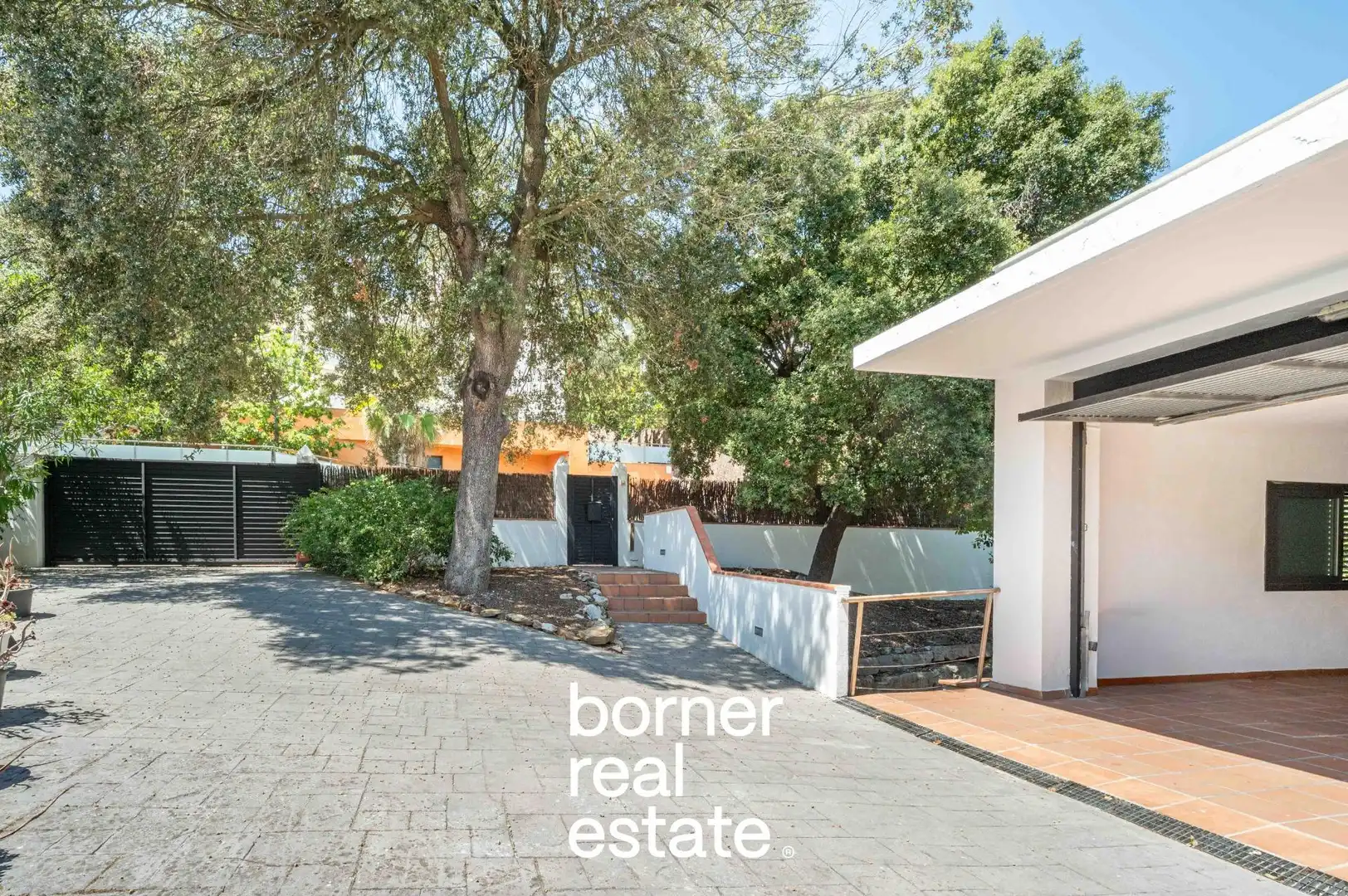 Vista exterior de Casa o chalet en venta en Sant Cugat del Vallès con Aire acondicionado, Calefacción y Jardín privado