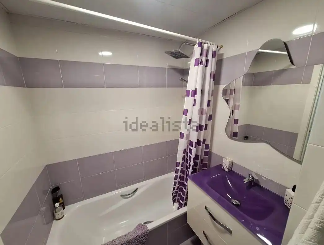 Baño de Piso de alquiler en Sevilla con Aire acondicionado, Amueblado y Piscina comunitaria