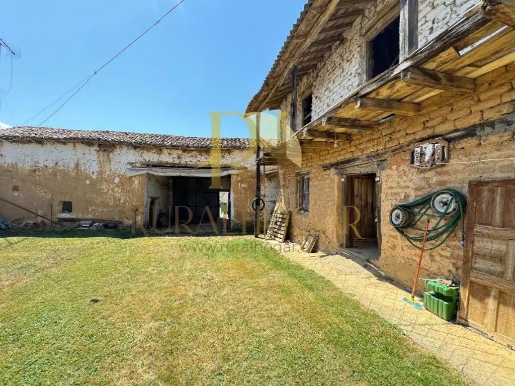 Casa o xalet en venda a Gradefes