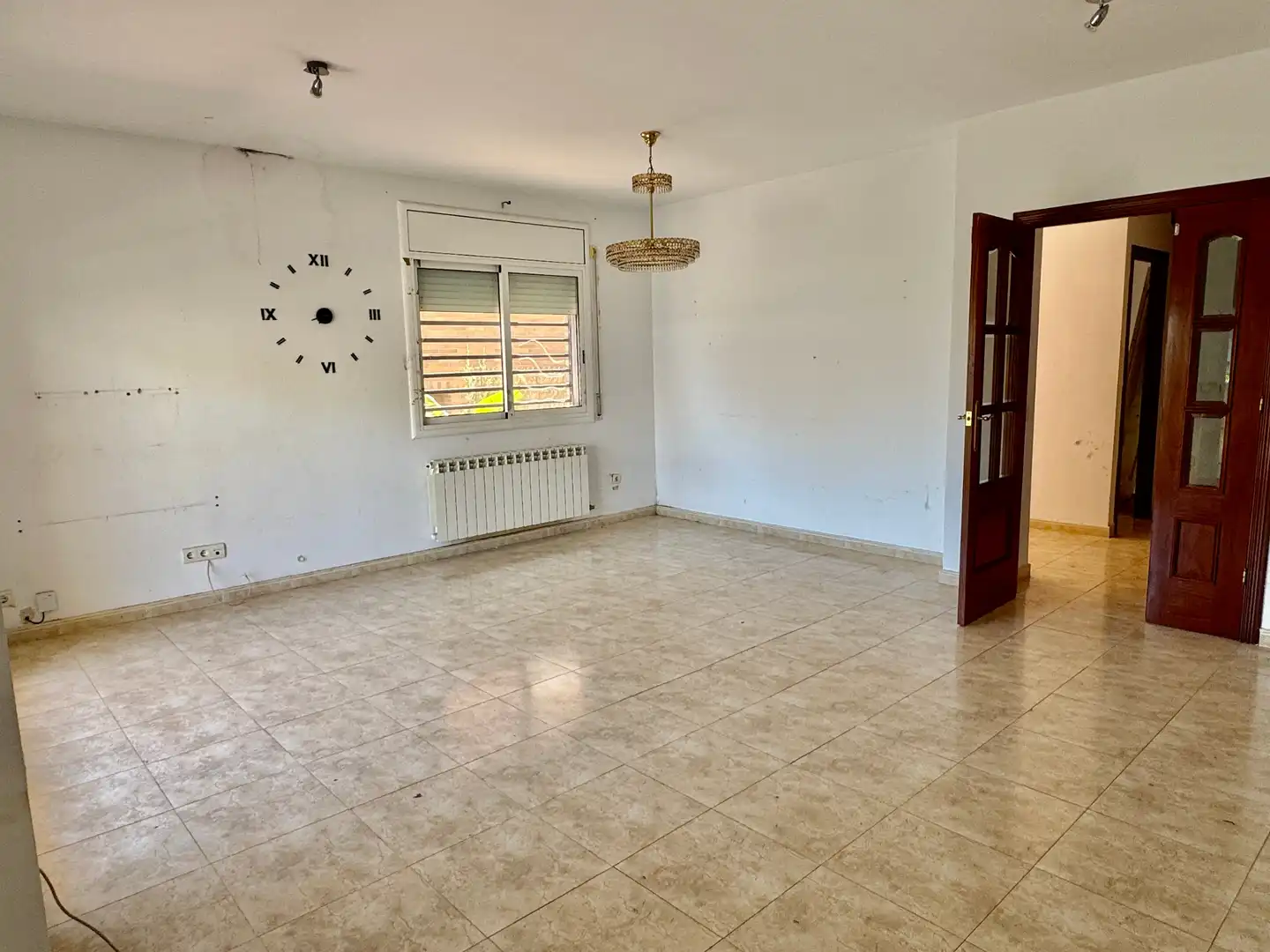 Wohnzimmer von Einfamilien-Reihenhaus zum Verkauf in Calafell mit Heizung, Privatgarten und Terrasse