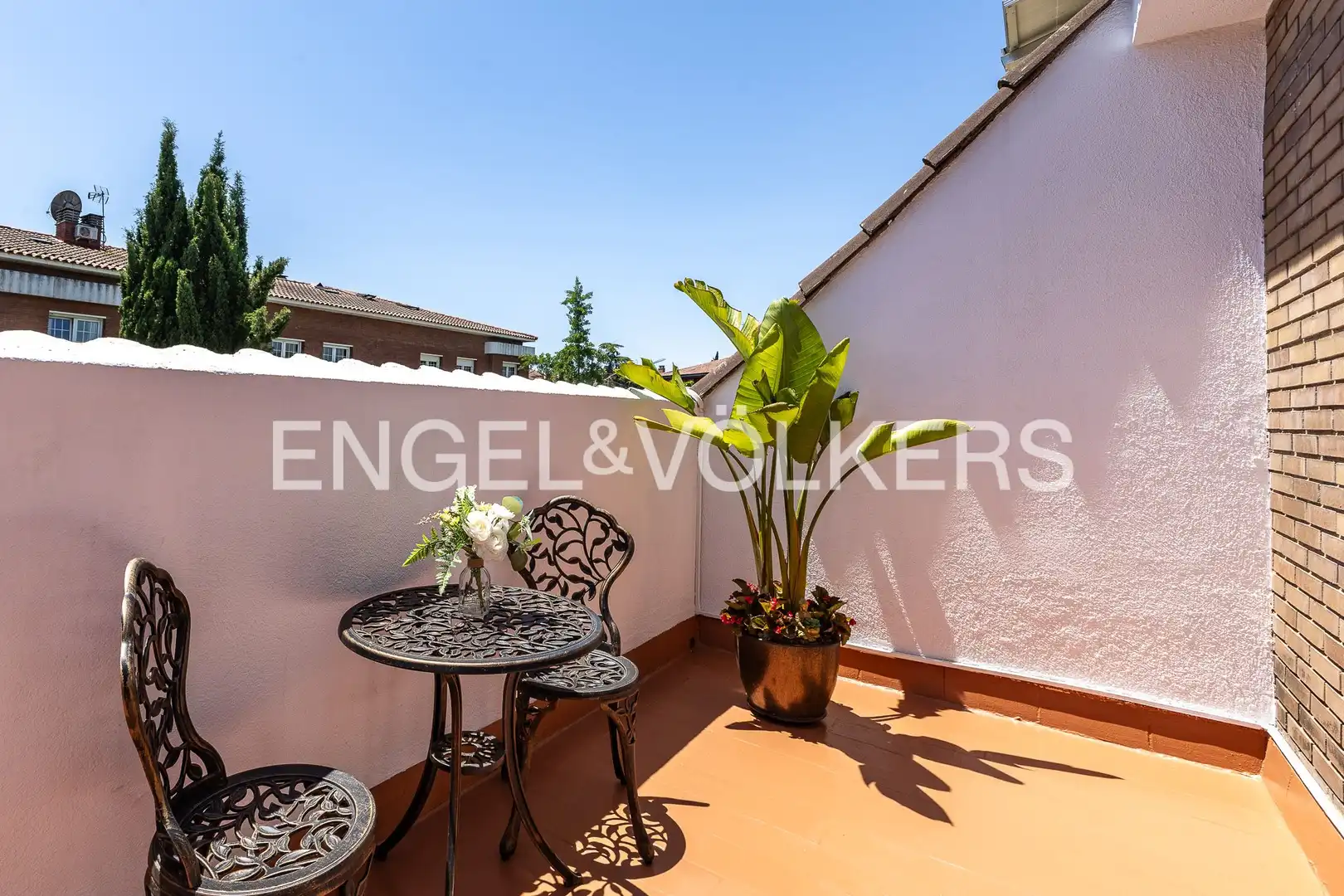 Terrassa de Casa o xalet en venda en Sant Cugat del Vallès amb Aire condicionat, Calefacció i Jardí privat