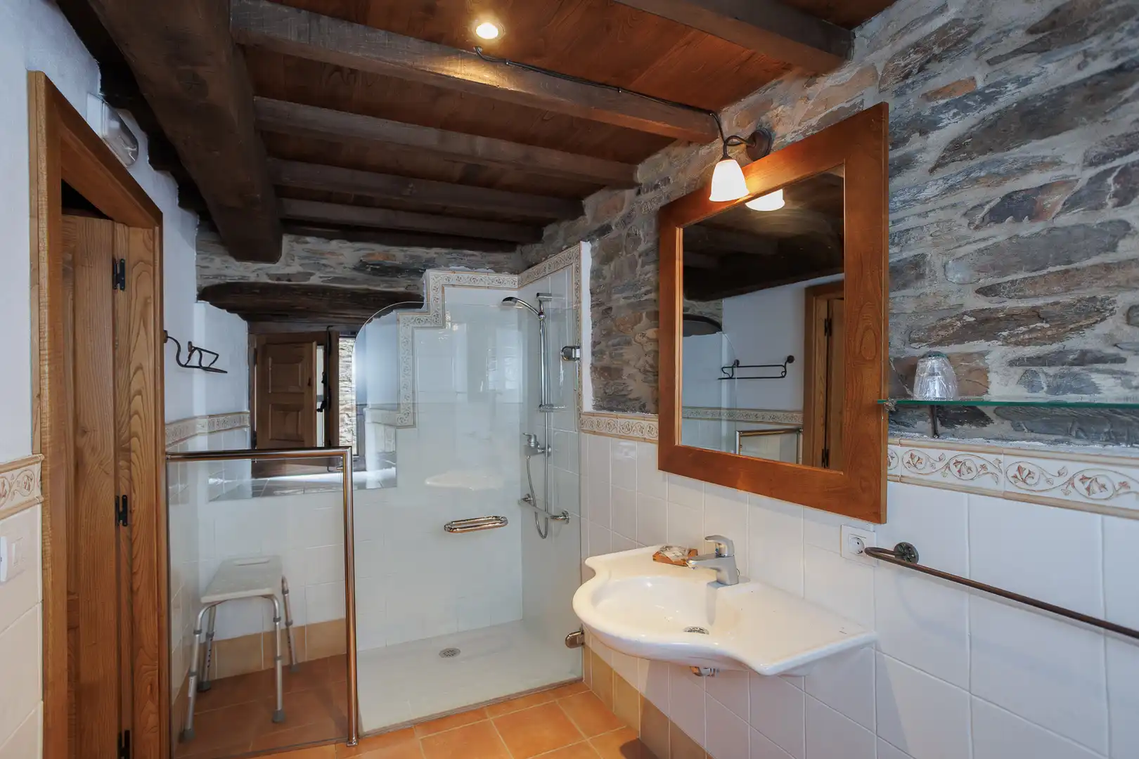 Baño de Local en venta en Folgoso do Courel con Amueblado