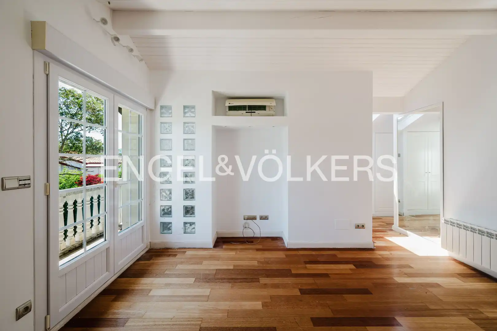 Sala de estar de Finca rústica en venta en Hendaye con Aire acondicionado, Calefacción y Jardín privado