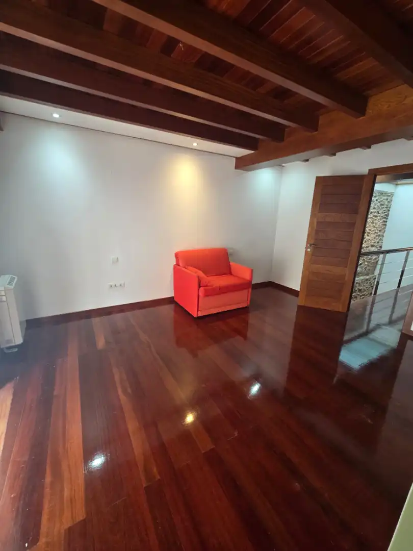 Casa adosada en venta en Viveiro con Calefacción, Parquet y Horno