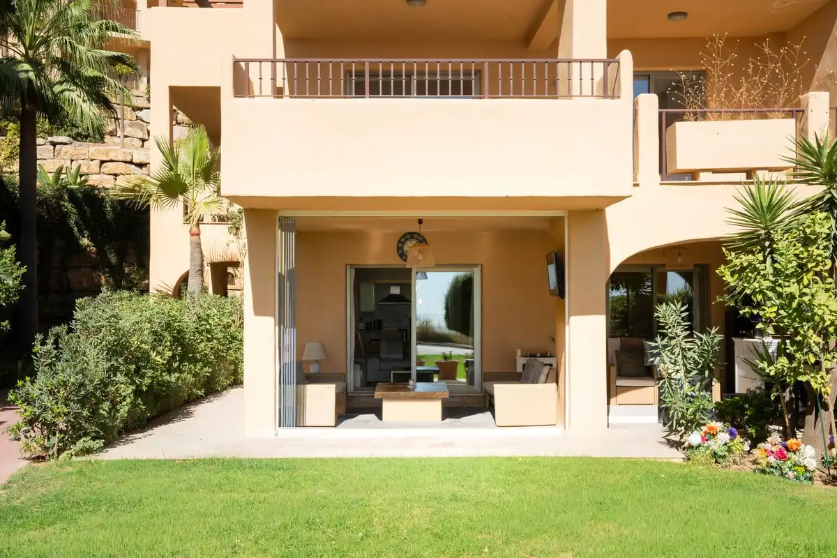 Terrassa de Planta baixa en venda en Benahavís amb Aire condicionat, Jardí privat i Terrassa