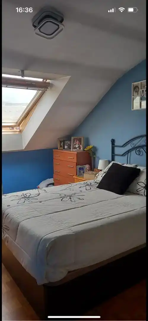 Habitación de Dúplex en venta en O Barco de Valdeorras   con Parquet, Trastero y Amueblado