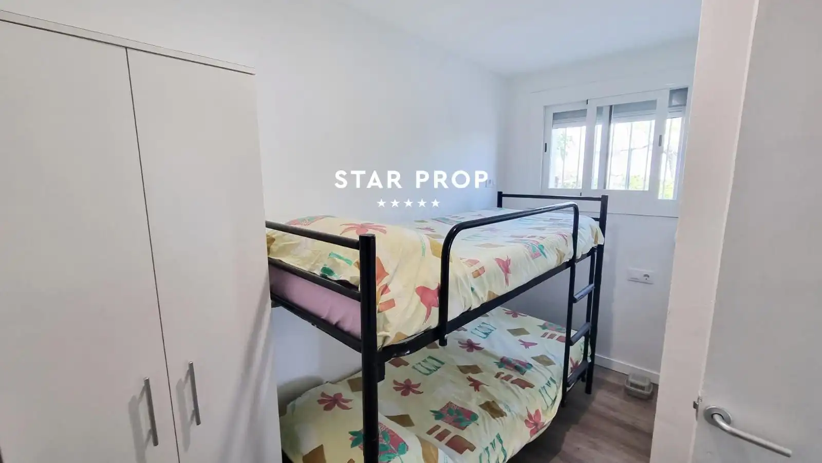 Bedroom of Flat for sale in Llançà  with Terrace, Washing machine and Microwave