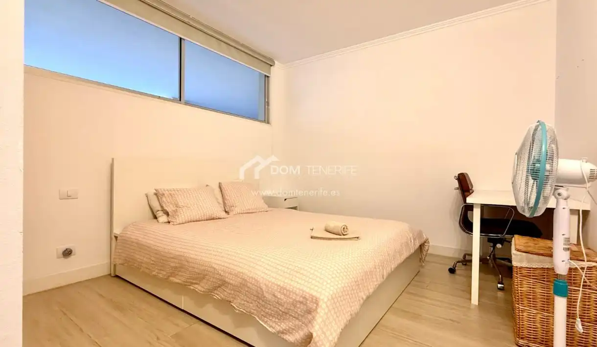 Habitación de Piso en venta en Adeje con Terraza, Piscina y Amueblado