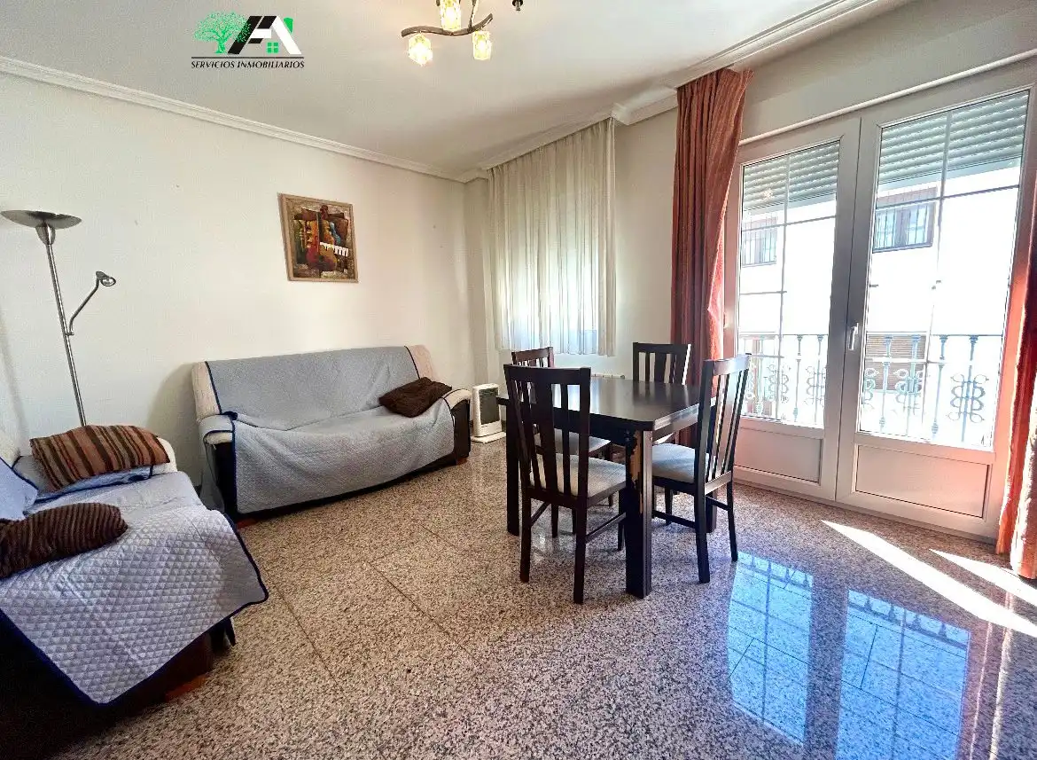 Living room of Flat for sale in Baeza  with Heating