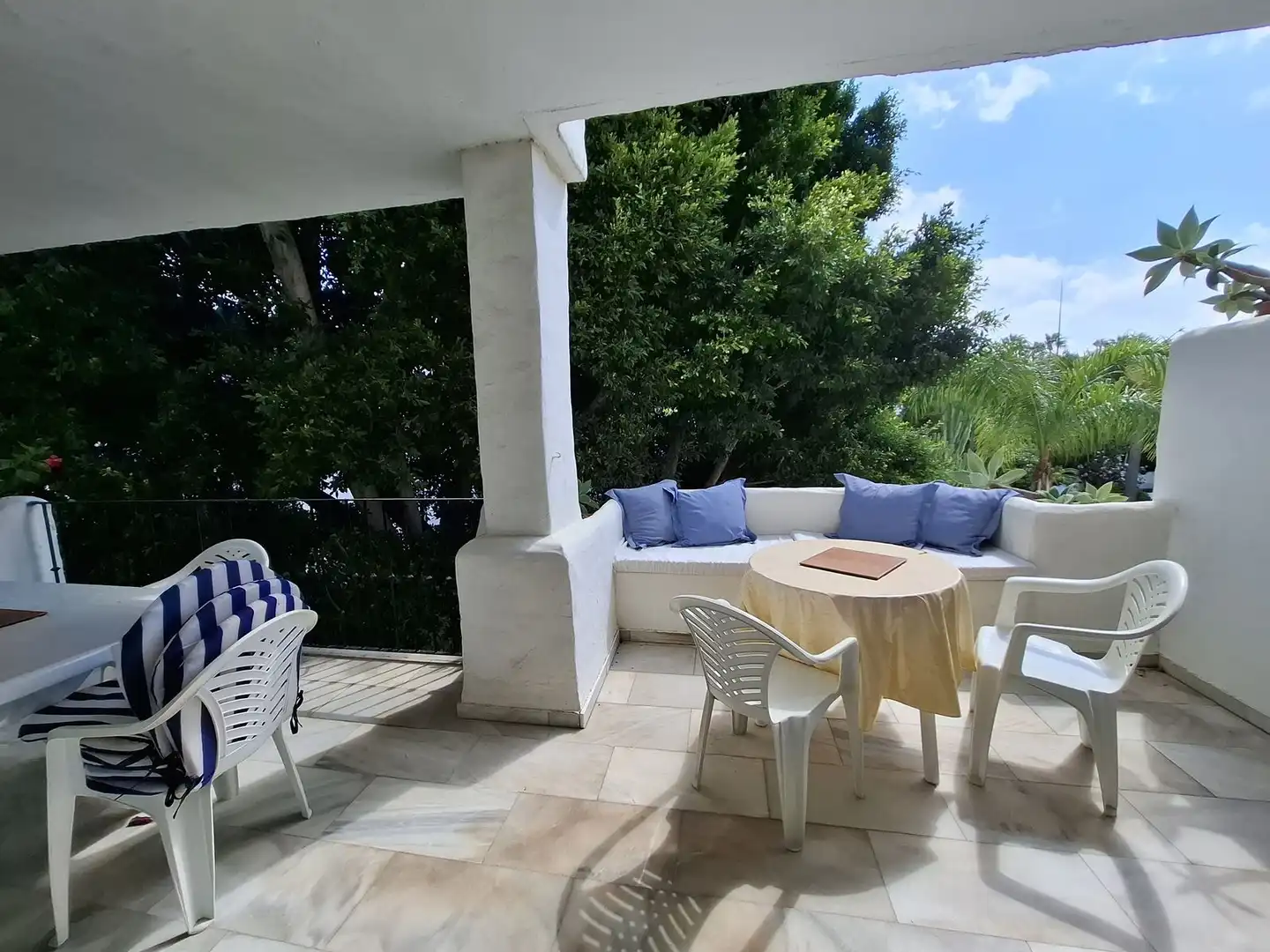 Terrassa de Pis en venda en Marbella amb Aire condicionat, Moblat i TV