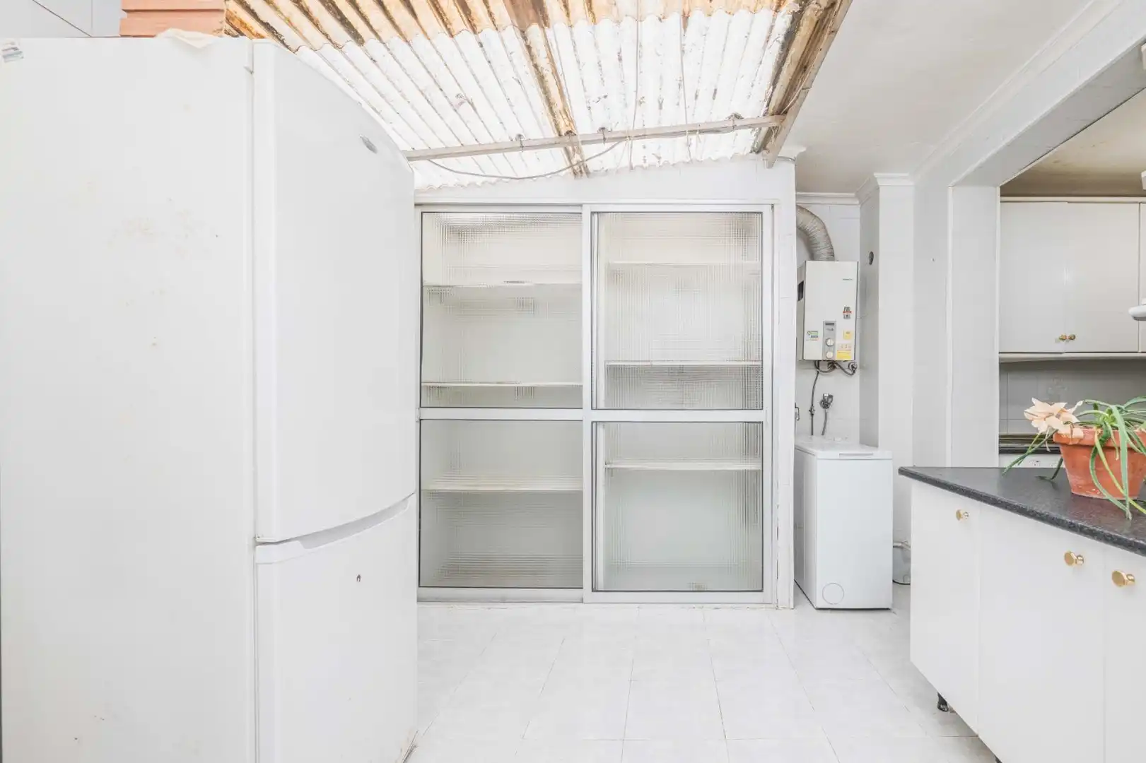 Kitchen of Flat for sale in Sevilla  with Air Conditioner