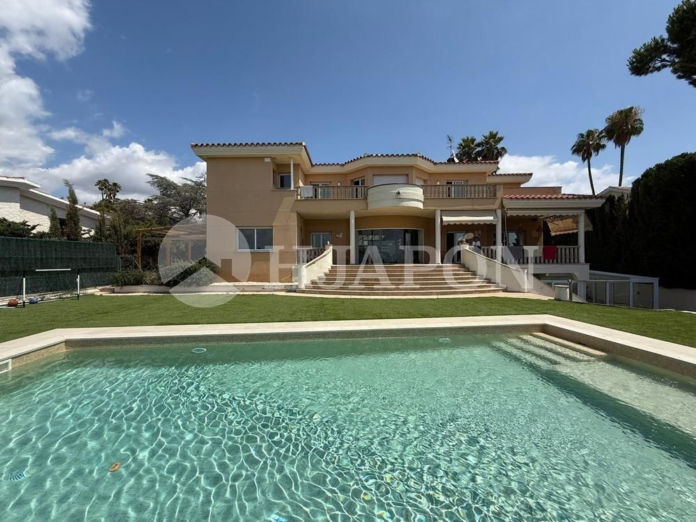 Garden of House or chalet for sale in Alella  with Air Conditioner, Heating and Private garden